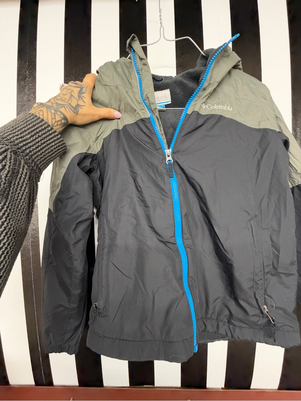 Columbia Men's Black & Olive Lightweight Hooded Jacket with Blue Zip